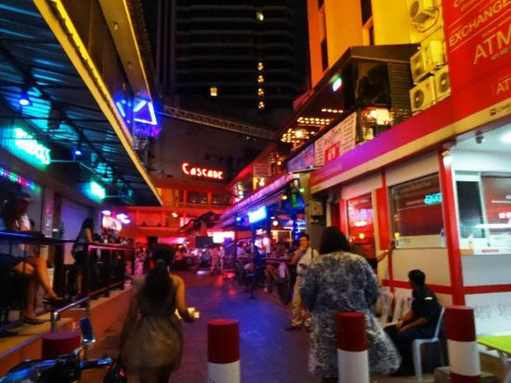 ホテル Gemma Sukhumvit バンコク都 エクステリア 写真